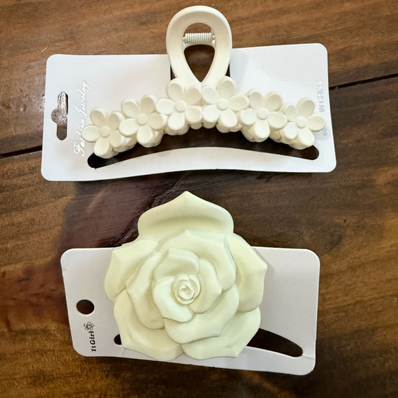 Floral and Pearl Hair Accessories Set - Picture 2 of 8